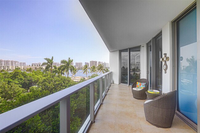 Building Photo - 17301 Biscayne Blvd