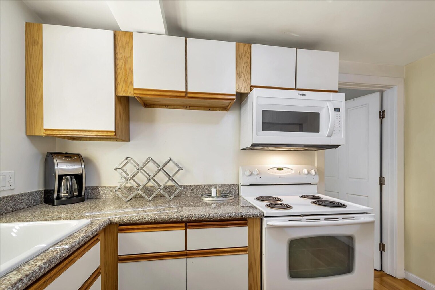 Building Photo - 2070 Pacific Ave