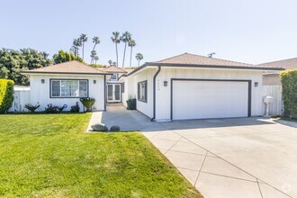 Building Photo - 6624 Mammoth Ave