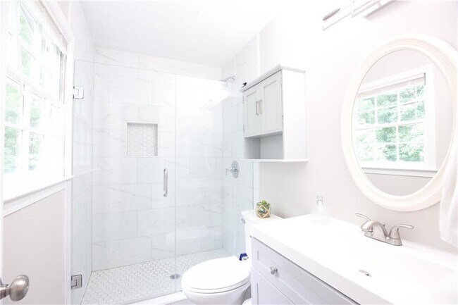 Building Photo - 3328 Mountain Hollow Dr