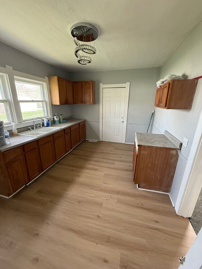 Building Photo - 3 Bed 1 Bath