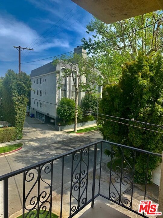 Building Photo - 1097 S Bedford Dr