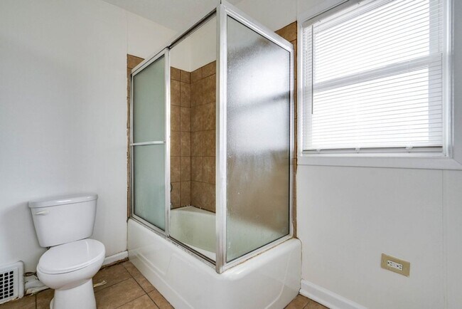 Building Photo - Charming University Heights Single Family ...