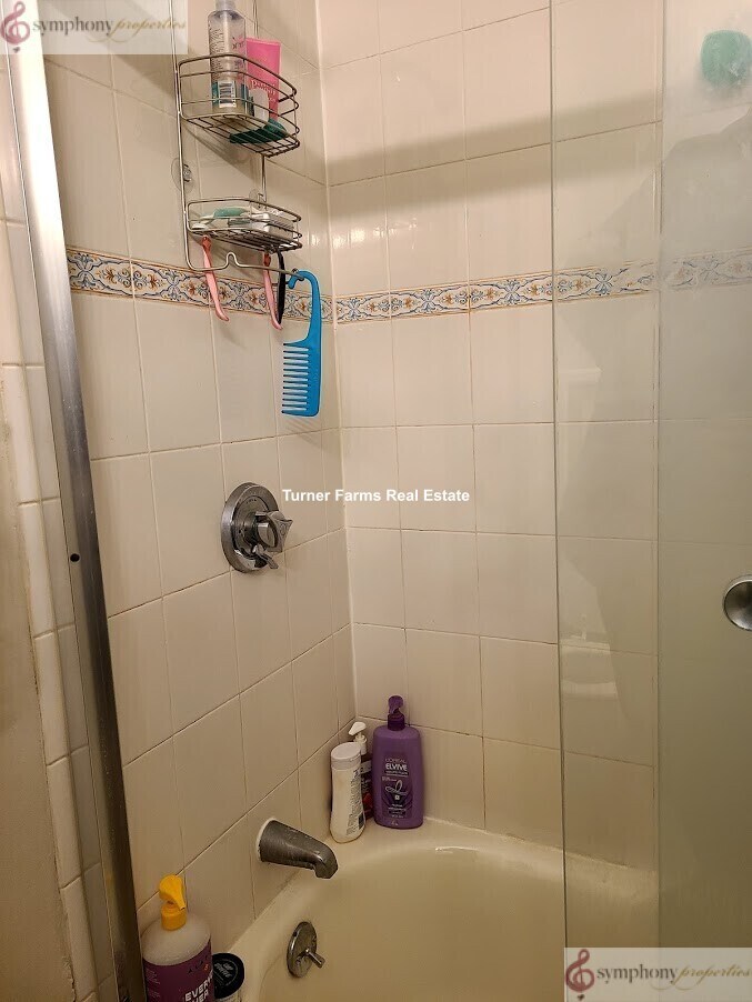 Building Photo - 65 Hemenway St