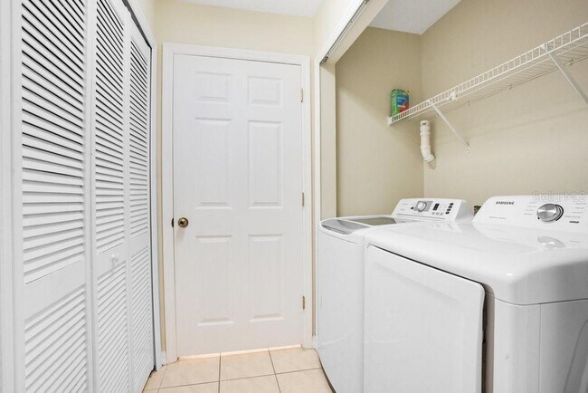 Building Photo - 8447 Crystal Cove Loop
