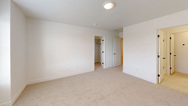 Building Photo - *No Security Deposit Required Upfront for 6 Months!  2024 Townhome. Move In Special!