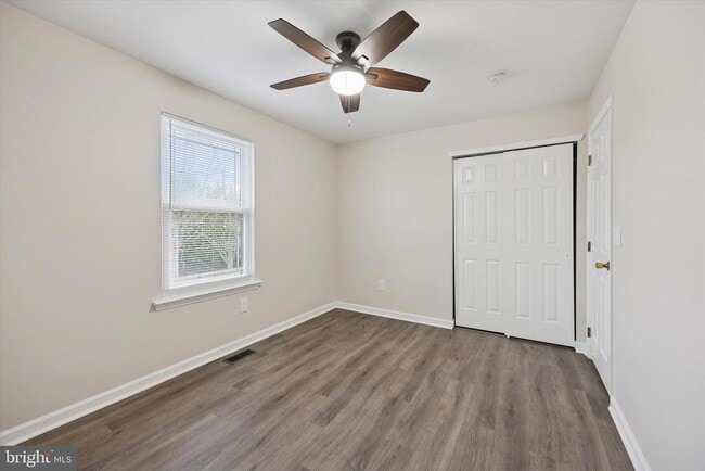 Building Photo - 21 Parc Ridge Dr