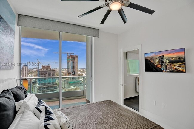 Building Photo - 900 Biscayne Blvd