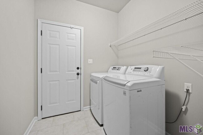 Building Photo - Home for Lease