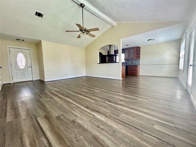 Building Photo - 1602 Dixie Hollow St