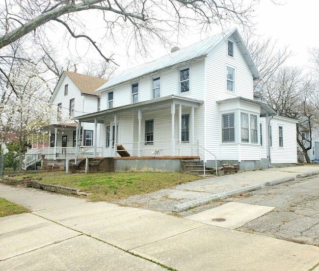 Primary Photo - 407 S 8th St