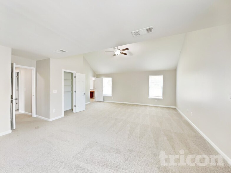 Building Photo - 3131 Berthas Overlook