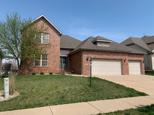 Primary Photo - Large Home in Weaver Ridge