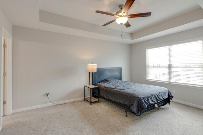 Building Photo - 4333 Doral Dr