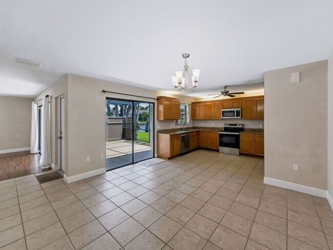 Building Photo - 128 Lake Point Ln