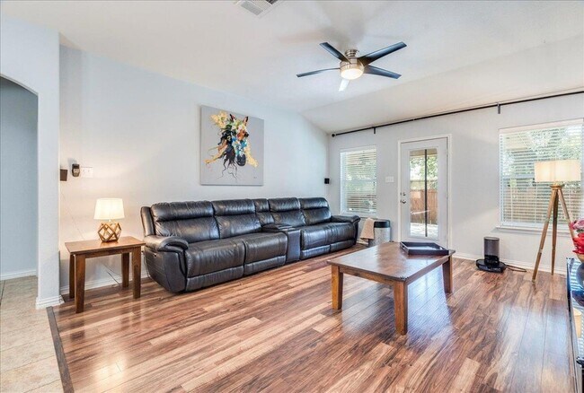 Building Photo - 2532 Ericanna Ln