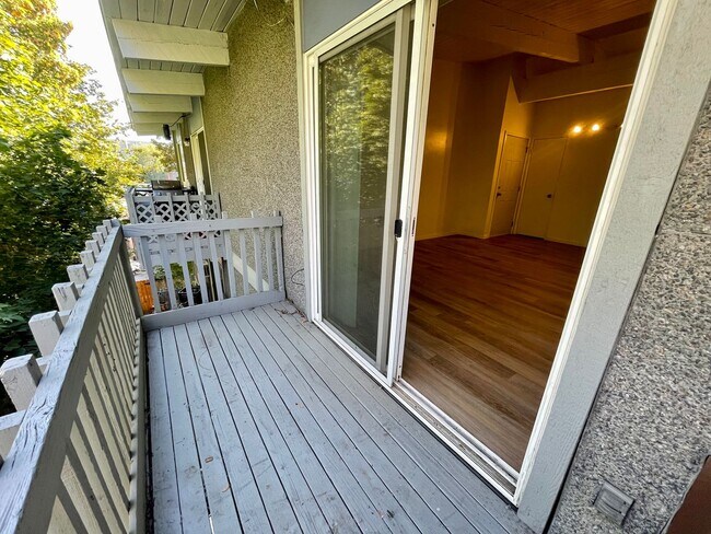 Building Photo - DESIRABLE MILLWOOD NEIGHBORHOOD ON TREE LINED STREET