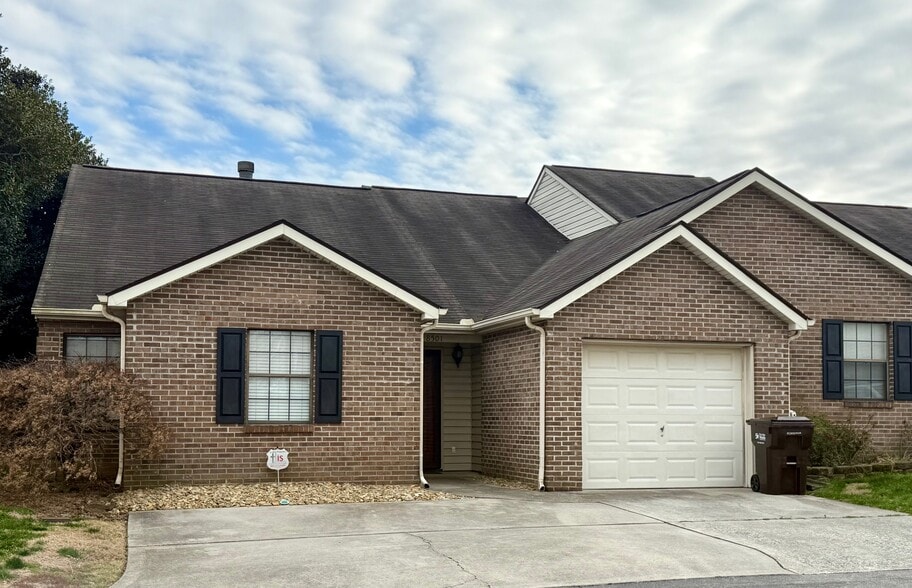 Building Photo - 8501 Islandic St