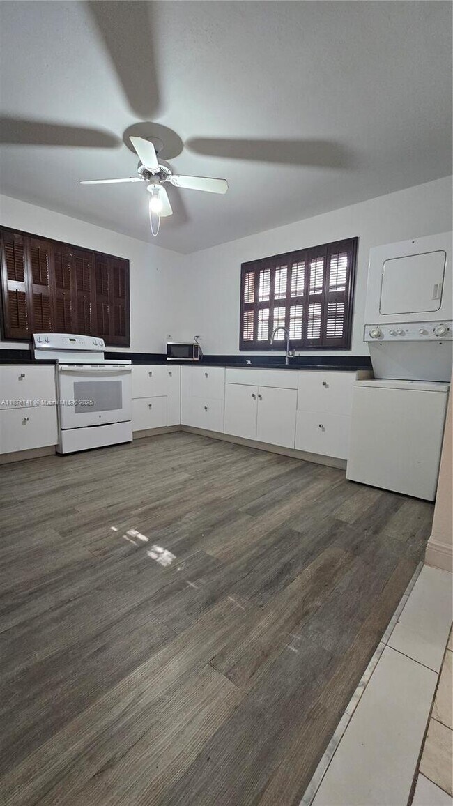 Building Photo - 15120 SW 87th Ave