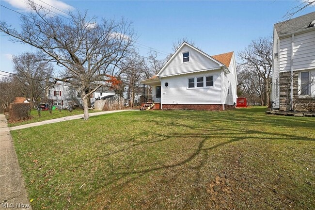 Building Photo - 1851 Beverly Hills Dr