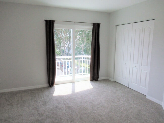 Building Photo - TIERRA VERDE - Updated Unfurn. Annual - 3 ...