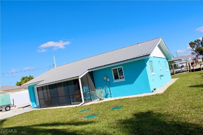 Building Photo - 2744 Sanderling Ct