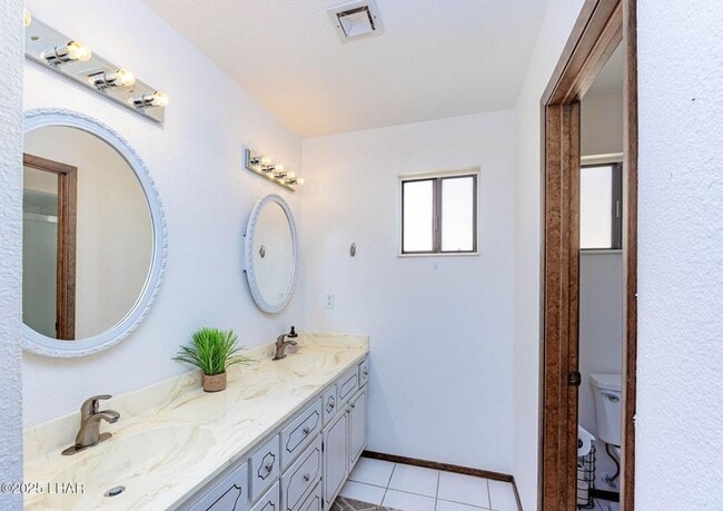 Building Photo - 3713 Mission Dr S