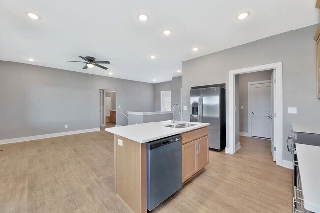 Building Photo - 969 W Long Path Ct