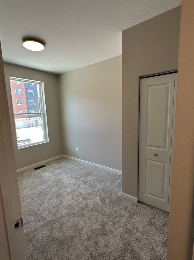 Building Photo - 1112 12th St N