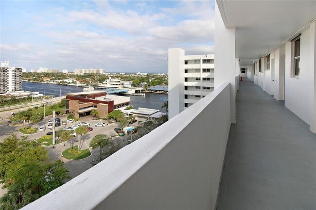 Building Photo - 3100 NE 49th St