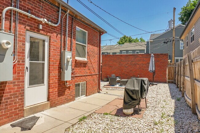 Building Photo - $2,695.00 - 3 Beds, 2 Bath, Duplex in Denv...