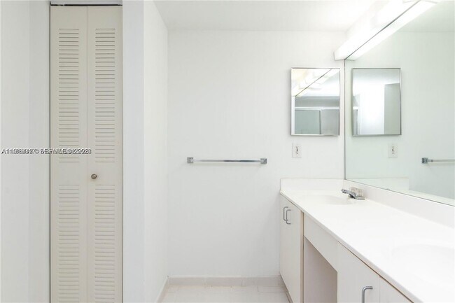 Building Photo - 3300 NE 192 St