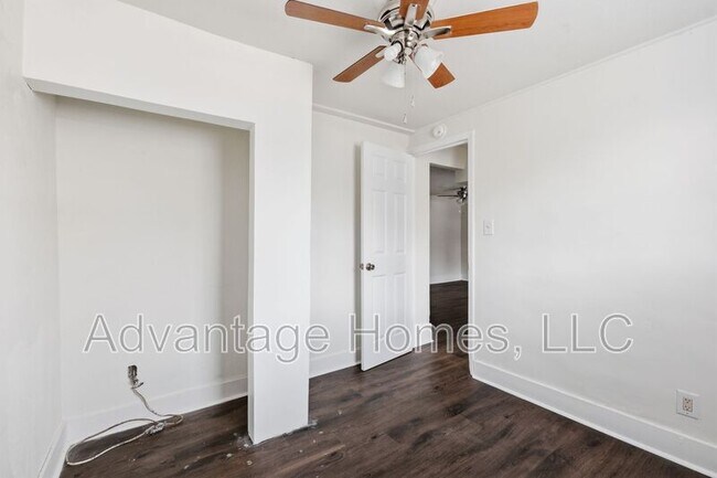 Building Photo - 1015 N Scott Ave