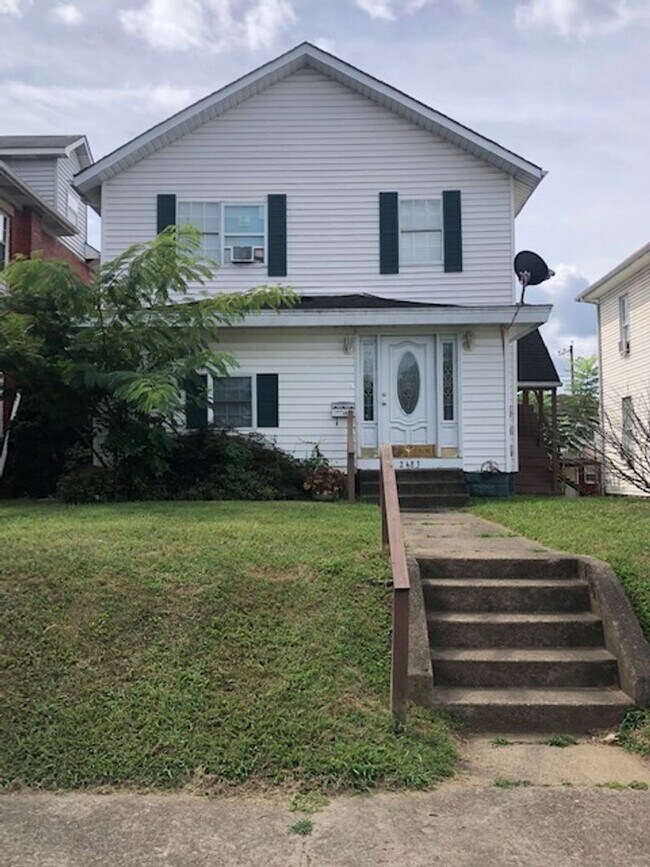 Primary Photo - 2483 3rd Ave