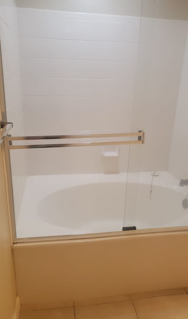 Building Photo - TANAMERA CONDOMINIUMS 1 bed 1 bath 1 car g...