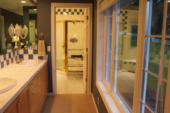 two bathroom sinks, spacious vanity - 217 Middlefield Rd