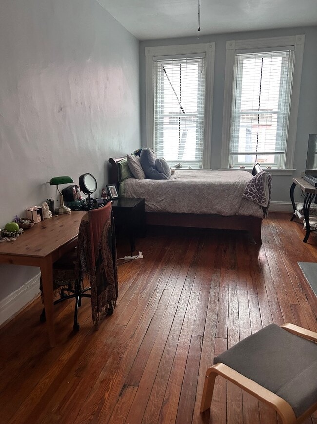 Building Photo - 24 W Court - Unit 3