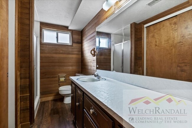 Building Photo - Your Ideal 4-Bed Layton Home - Style, Space & Location!