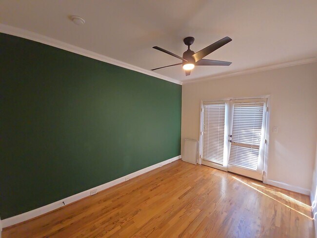 Building Photo - 306 Gregg St