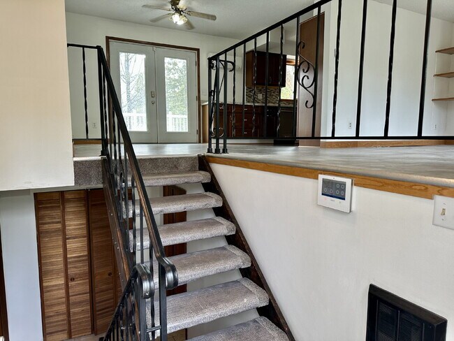 Building Photo - You've found it. This spacious 4-bedroom, 2-bathroom gem in Duluth's Kenwood neighborhood has a l...