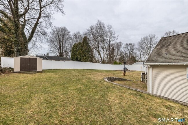 Building Photo - 56 Linden St