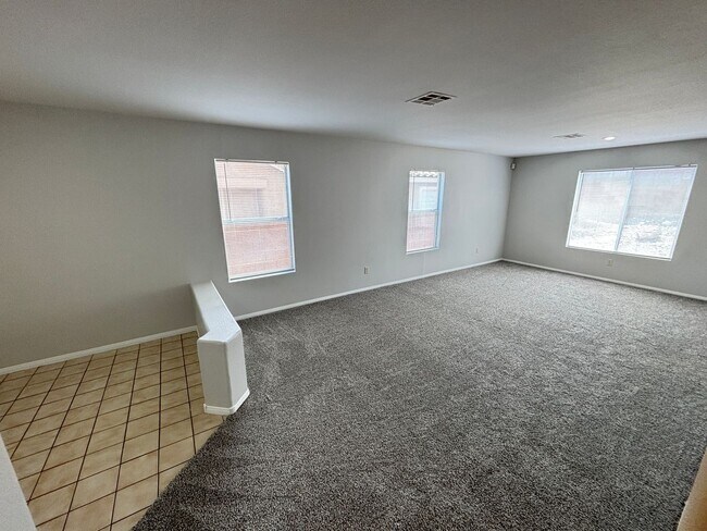 Building Photo - Beautiful 4Bed/3Bath/2Car residence located in Summerlin near Town Center Drive