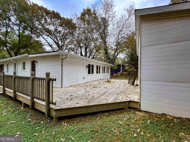 Building Photo - 2981 Lowrance Dr