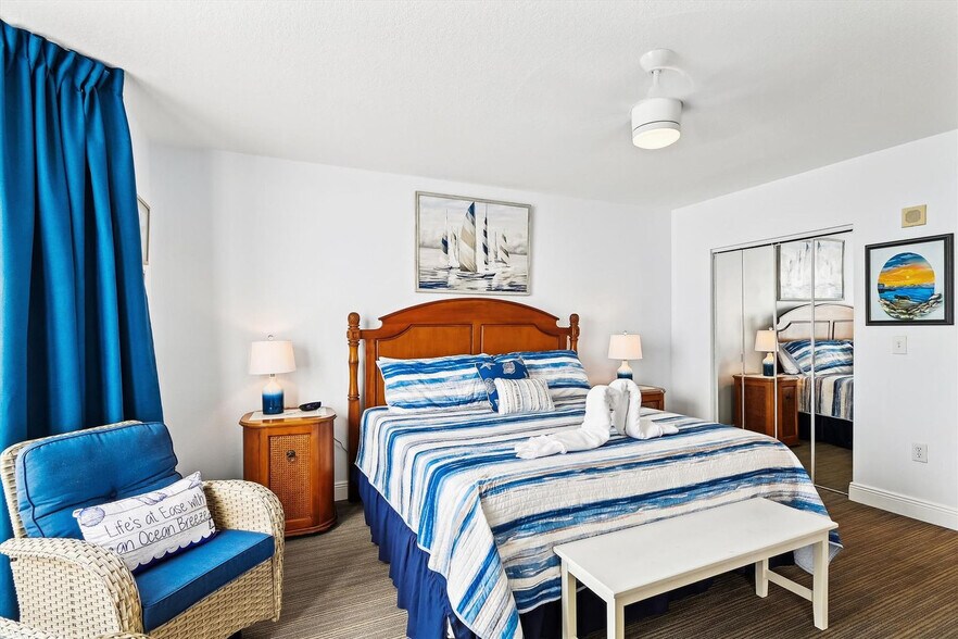 Building Photo - 14701 Front Beach Rd