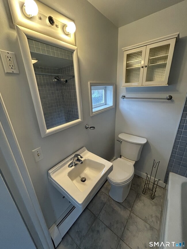 Building Photo - 73 Peck St