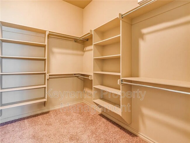Building Photo - 16501 Moorgate Ln