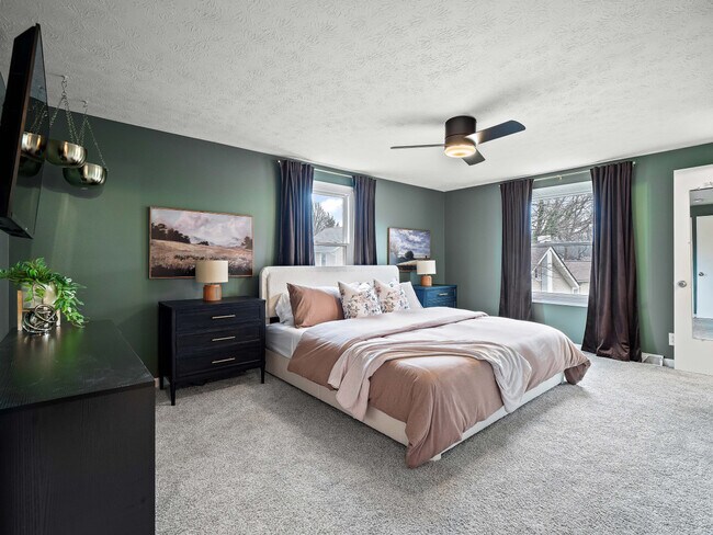 Building Photo - 32071 Lake Rd