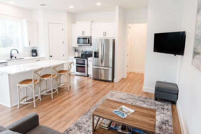 Building Photo - Elegant 4-Bedroom Home in Lakeside at Blue...