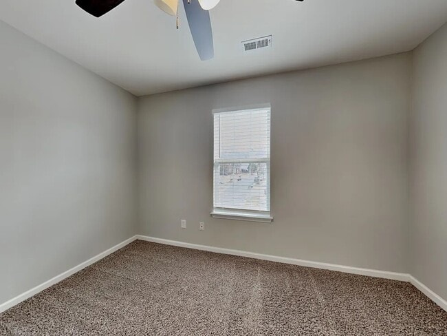 Building Photo - 7022 Tanners Creek Dr