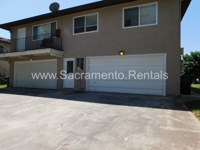 Building Photo - Affordable 2bd/1ba Fourplex with Garage ne...